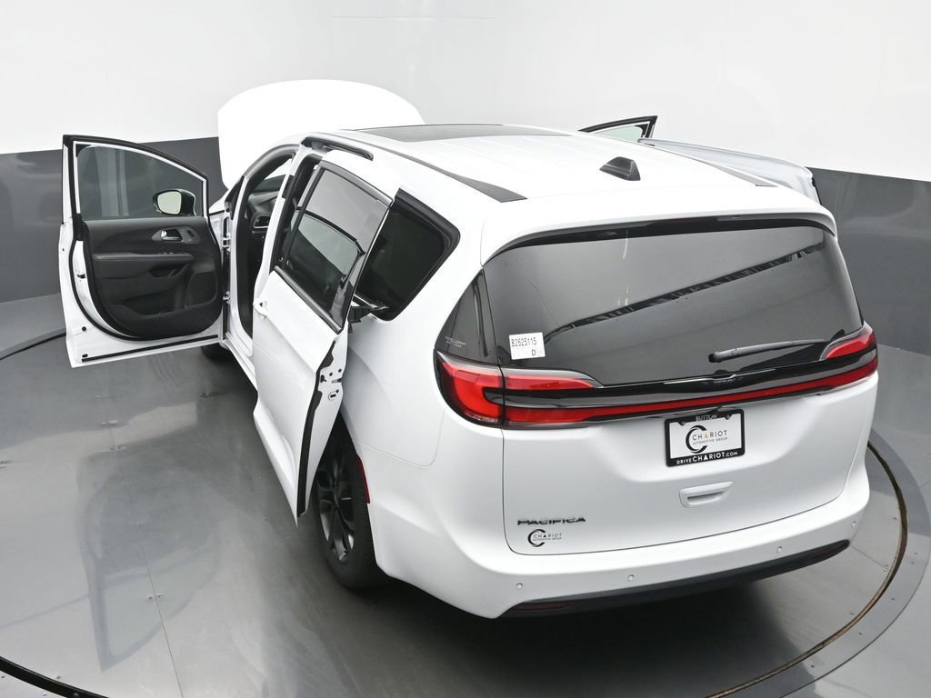 New 2026 Chrysler Pacifica Select image 67