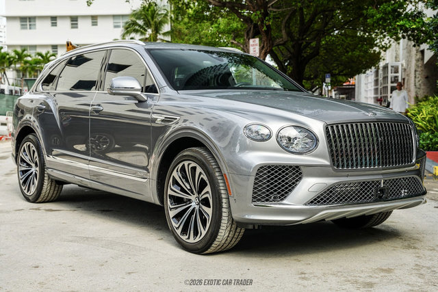 Used 2024 Bentley Bentayga Extended Wheelbase AWD/4WD image 12