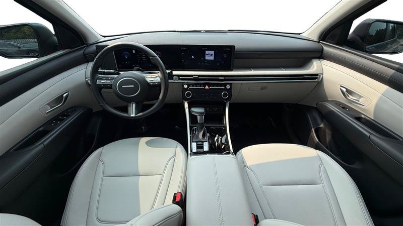 Used 2025 Hyundai Tucson SEL FWD image 12