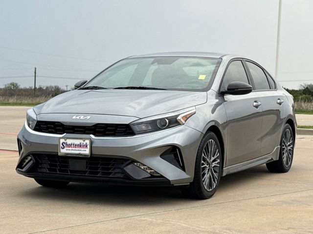 Used 2024 Kia Forte GT-Line w/ GT-Line Premium Package FWD image 3