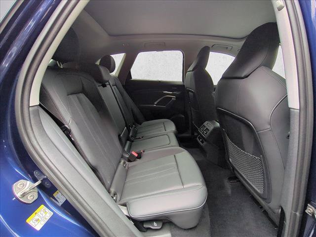 Used 2025 Audi Q5 Premium Plus w/ Premium Plus AWD/4WD image 24
