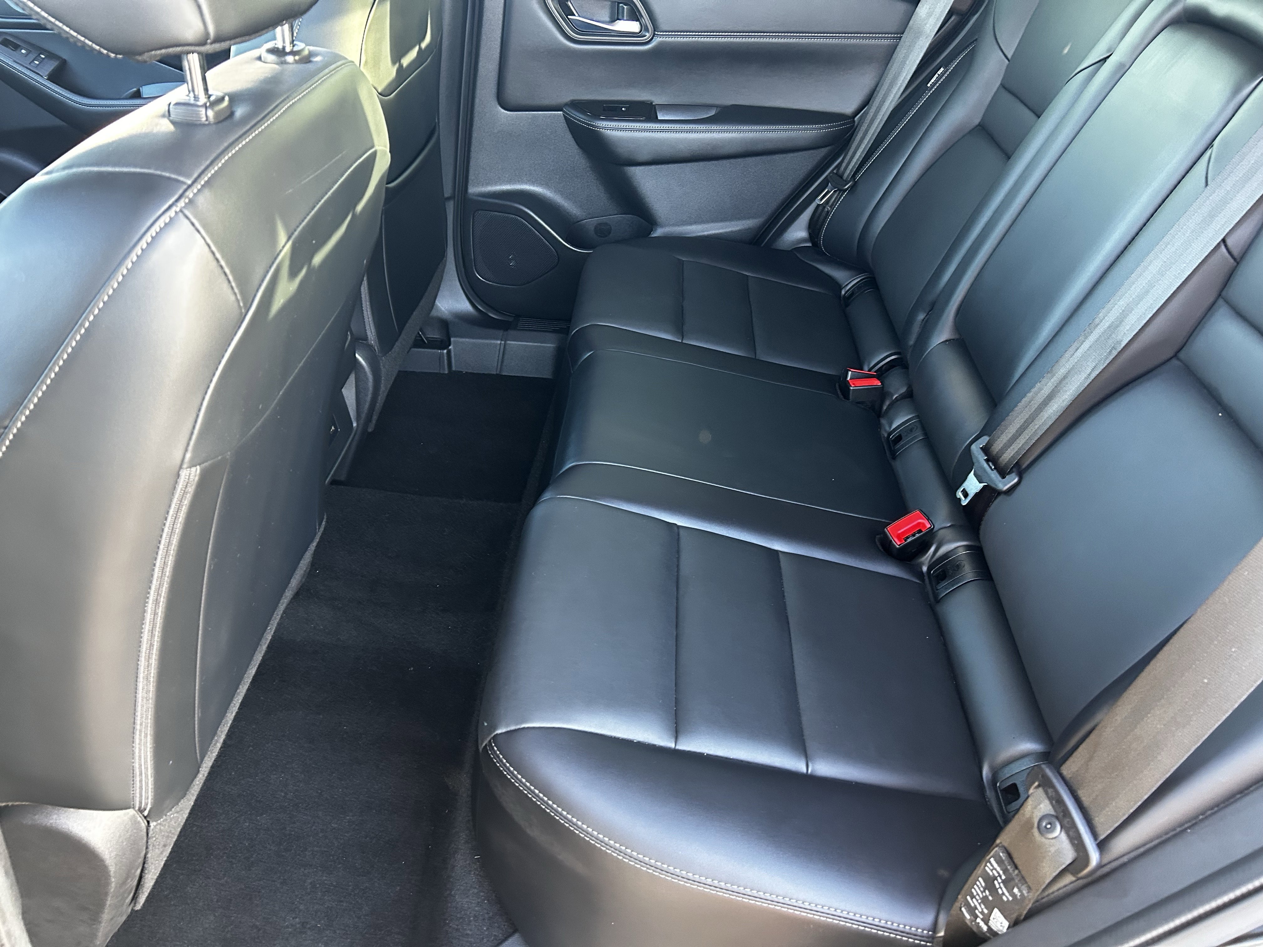Used 2023 Nissan Rogue SV w/ SV Premium B Package image 16