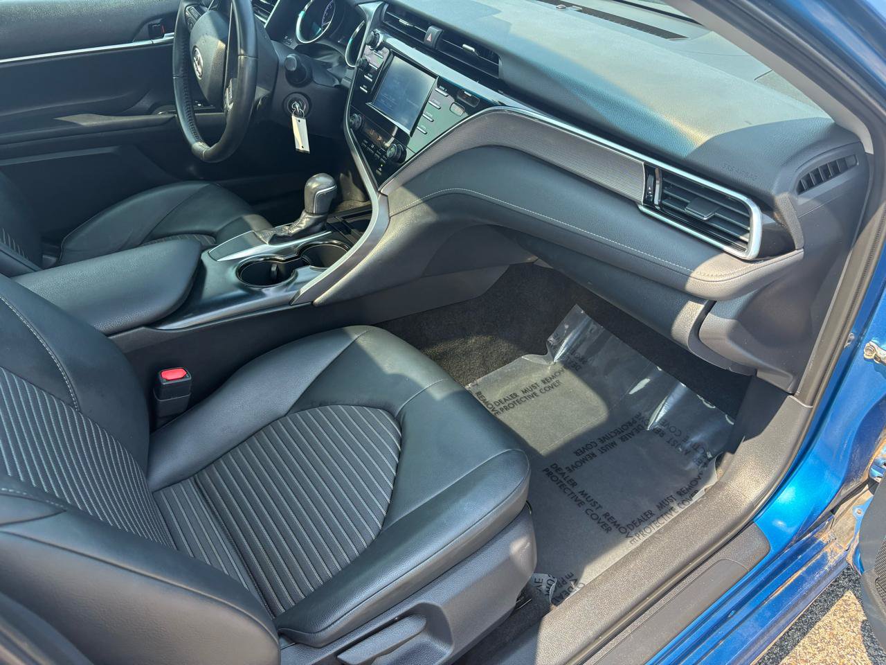 Used 2018 Toyota Camry SE w/ Moonroof Package FWD image 17