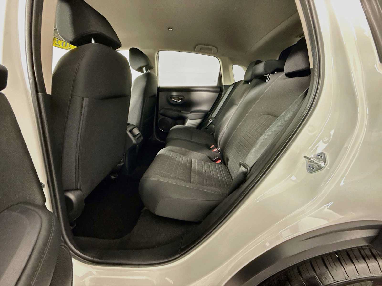 Certified 2027 Honda HR-V LX image 22