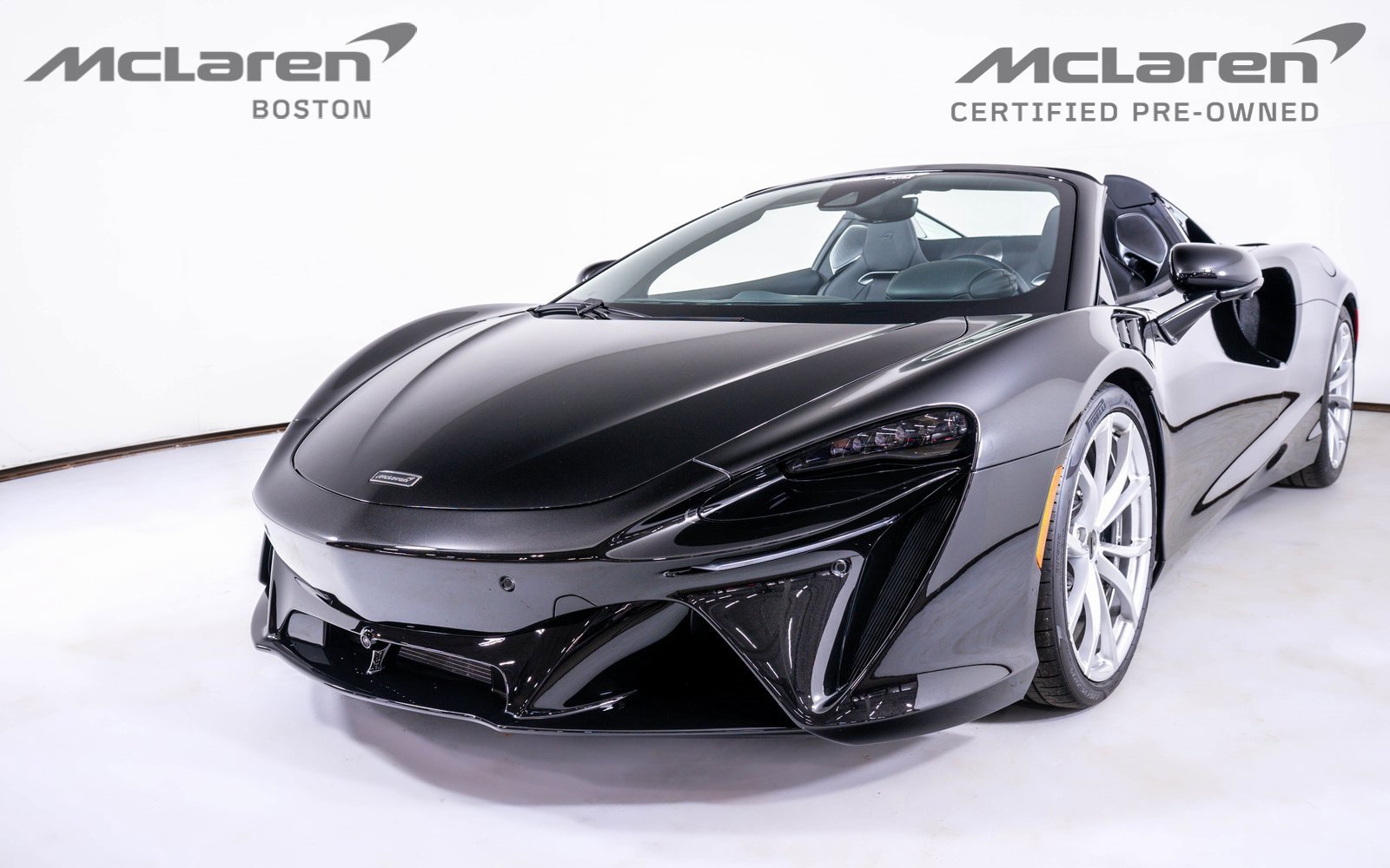 Used 2025 McLaren Artura Spider image 11