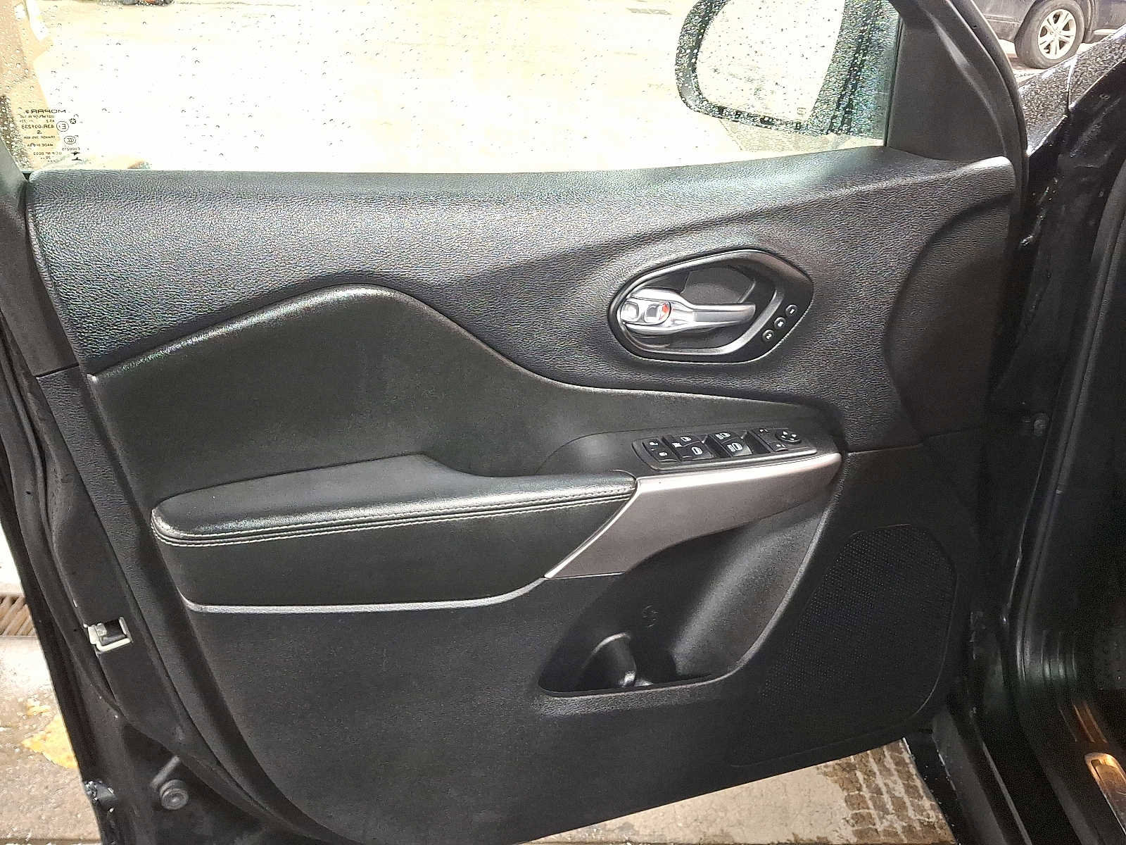 Used 2021 Jeep Cherokee Limited AWD/4WD image 12