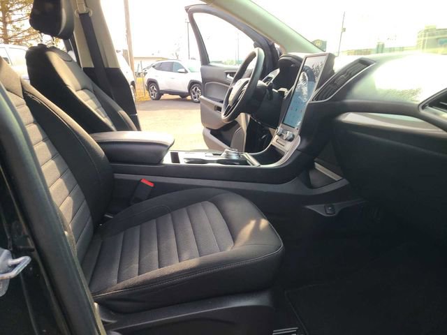 Used 2022 Ford Edge SE w/ Black Appearance Package image 17