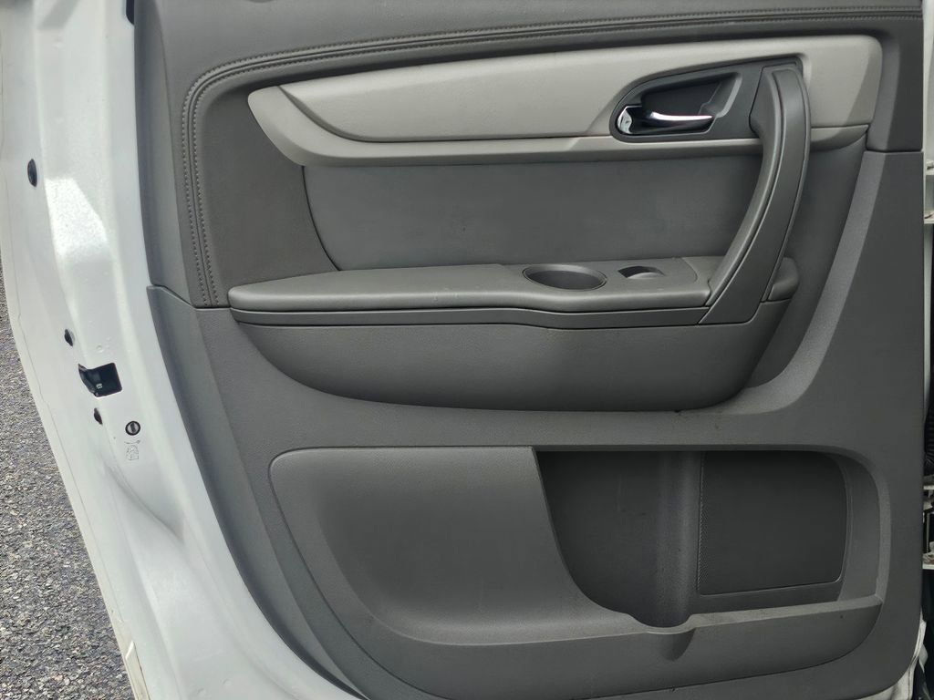 Used 2014 Chevrolet Traverse LT image 32