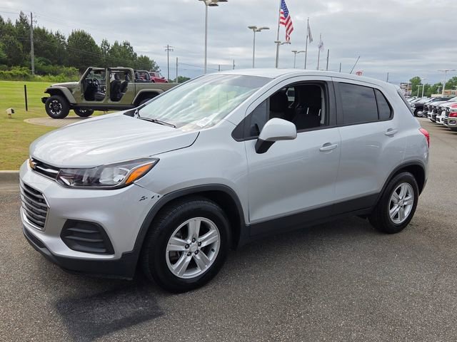 Used 2020 Chevrolet Trax LS w/ Tint and Cruise Package FWD image 3
