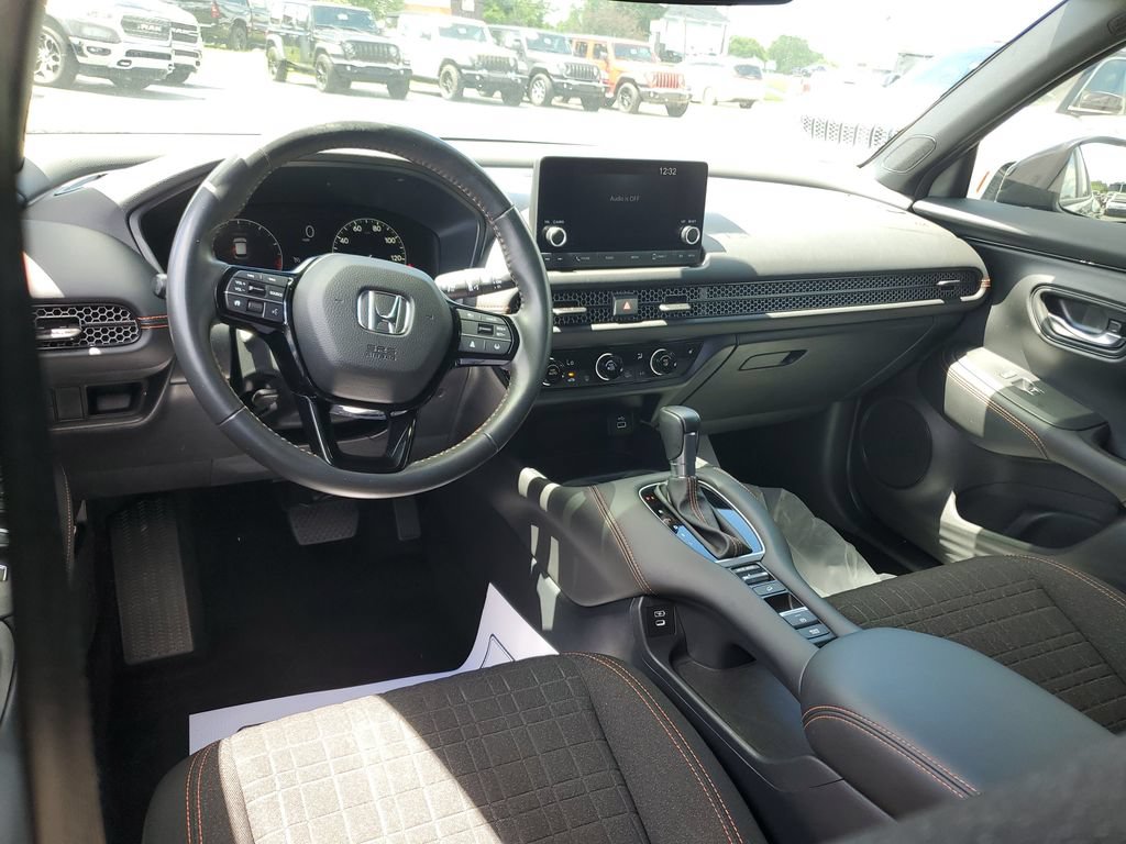 Used 2025 Honda HR-V Sport image 10