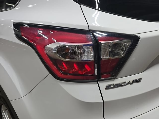 Used 2017 Ford Escape SE FWD image 34