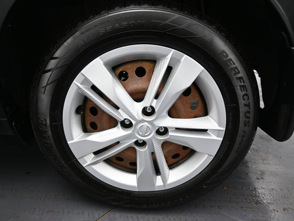 Used 2020 Nissan Kicks S image 37