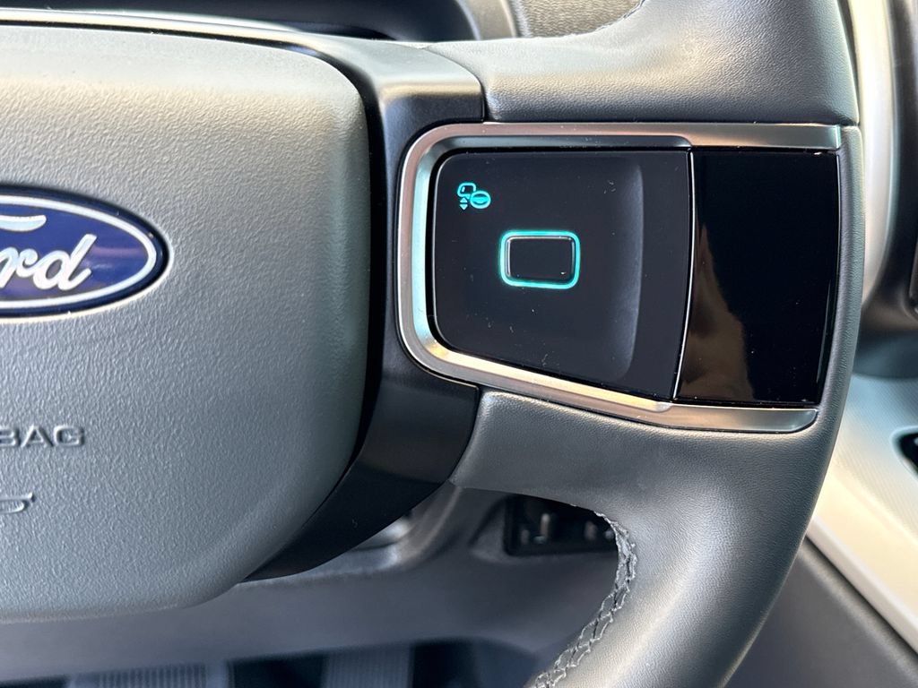 Used 2025 Ford Expedition Active RWD image 17