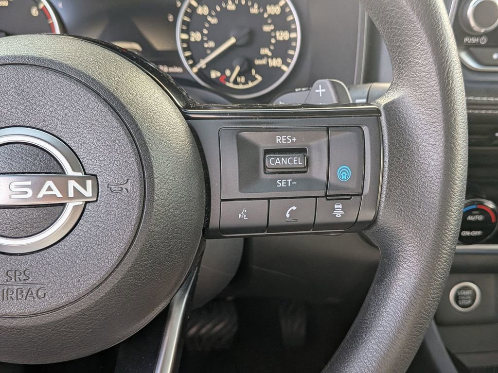 Used 2022 Nissan Rogue SV FWD image 20