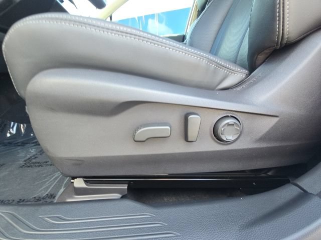 Used 2025 Subaru Outback Touring XT AWD/4WD image 23