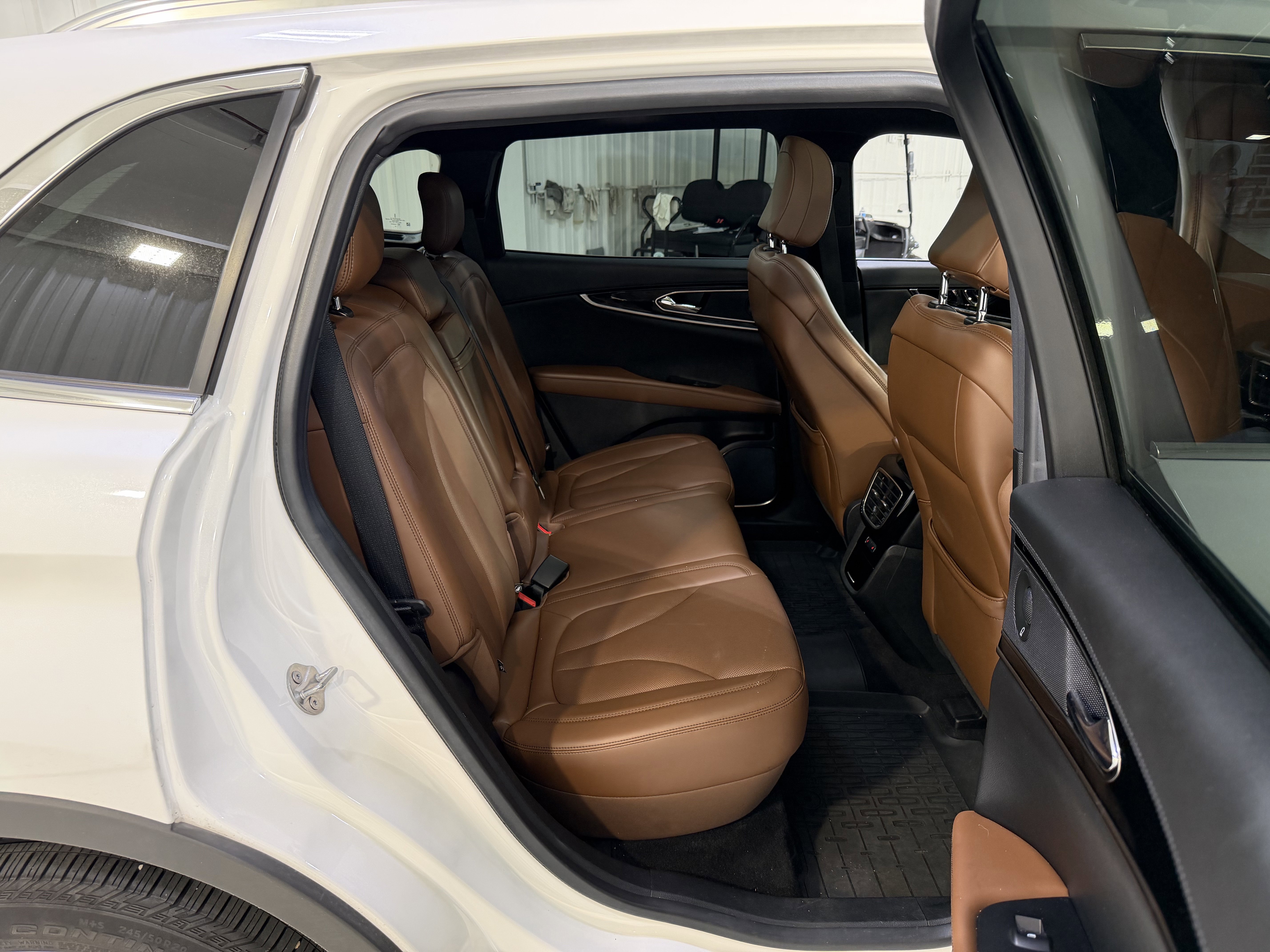 Used 2023 Lincoln Nautilus Reserve w/ Luxury Package FWD image 13