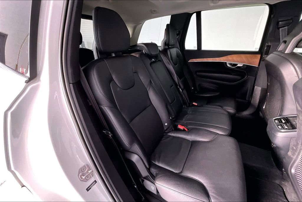 Used 2022 Volvo XC90 T5 Momentum w/ Advanced Package image 35