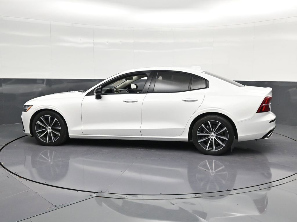 Used 2021 Volvo S60 T5 Momentum w/ Premium Package image 8