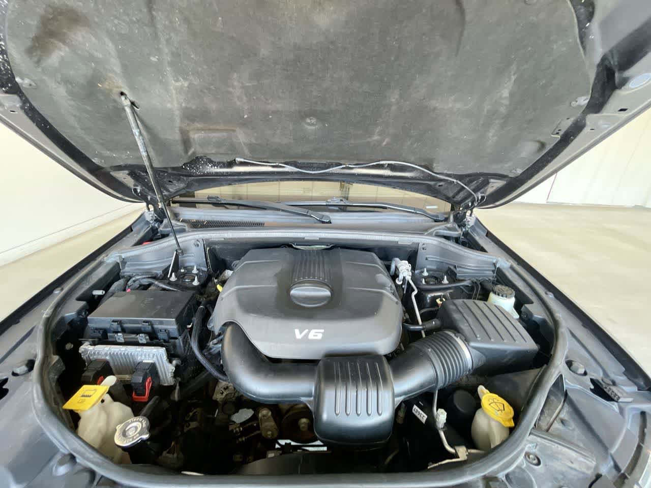 Used 2015 Jeep Grand Cherokee Altitude AWD/4WD image 25