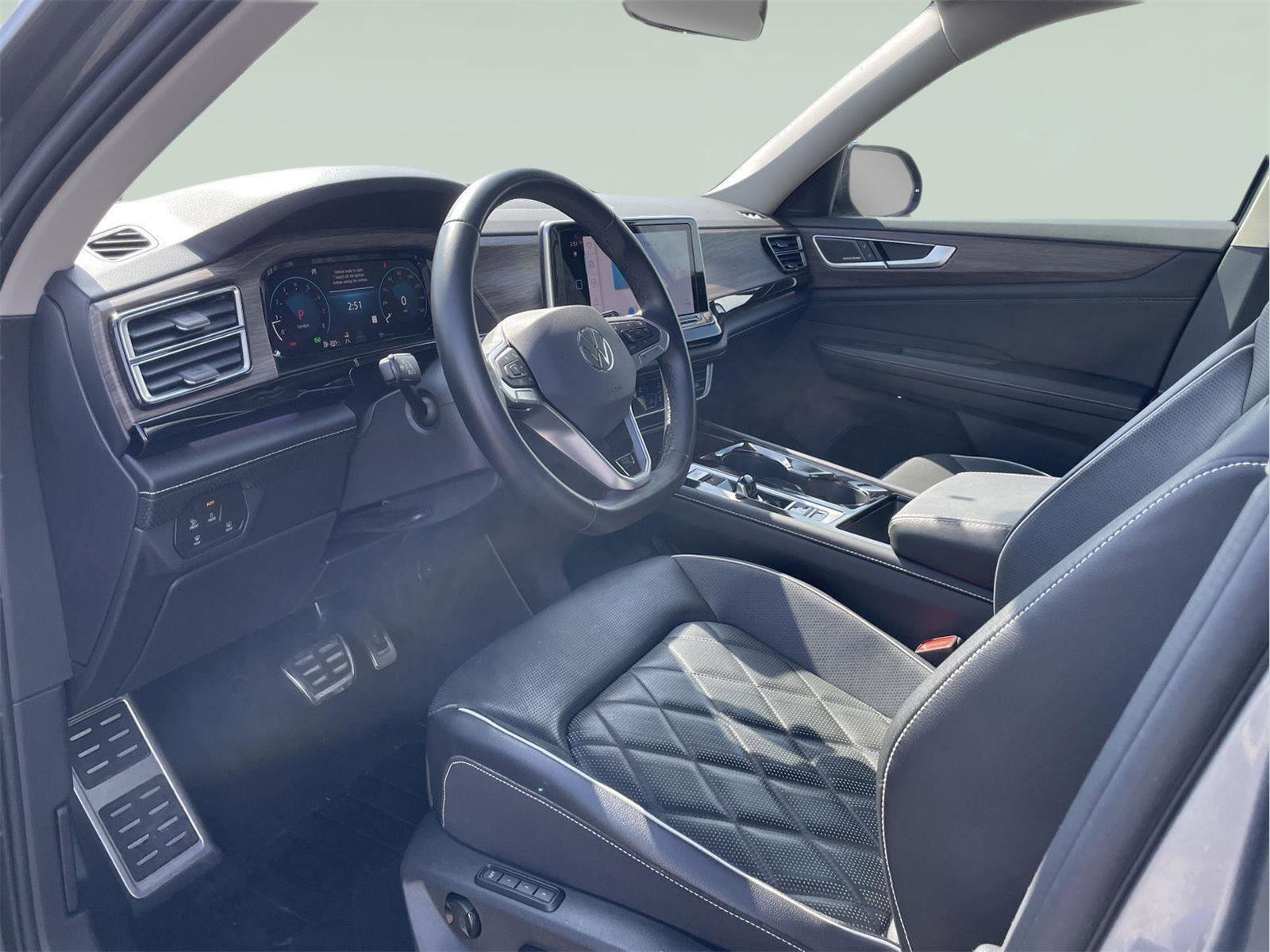 Used 2024 Volkswagen Atlas SEL Premium R-Line image 12