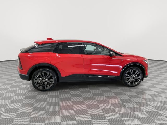 New 2025 Cadillac Optiq Sport 2 w/ LPO, Floor Liner Package AWD/4WD image 13