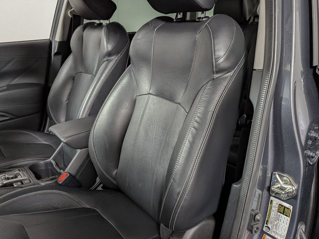 Used 2020 Subaru Forester Limited image 18
