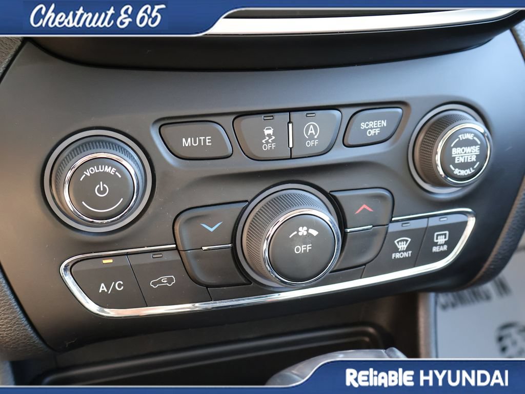 Used 2021 Jeep Cherokee Latitude Plus FWD image 37