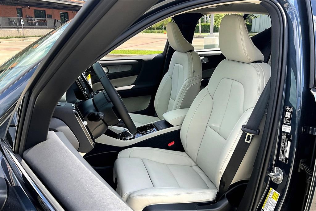 New 2026 Volvo XC40 B5 Ultra w/ Protection Package Premier AWD/4WD image 25