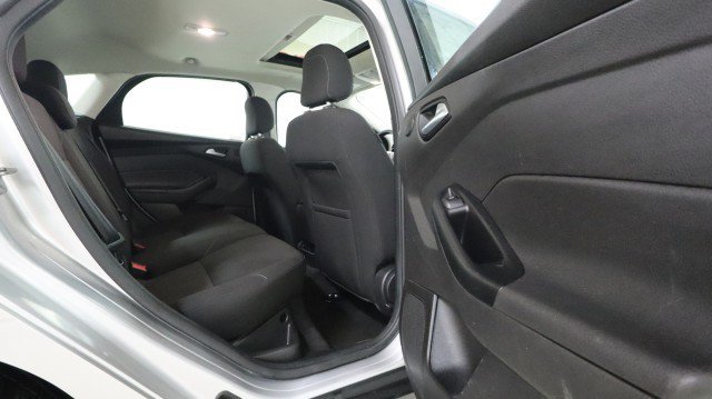Used 2018 Ford Focus SEL FWD image 11