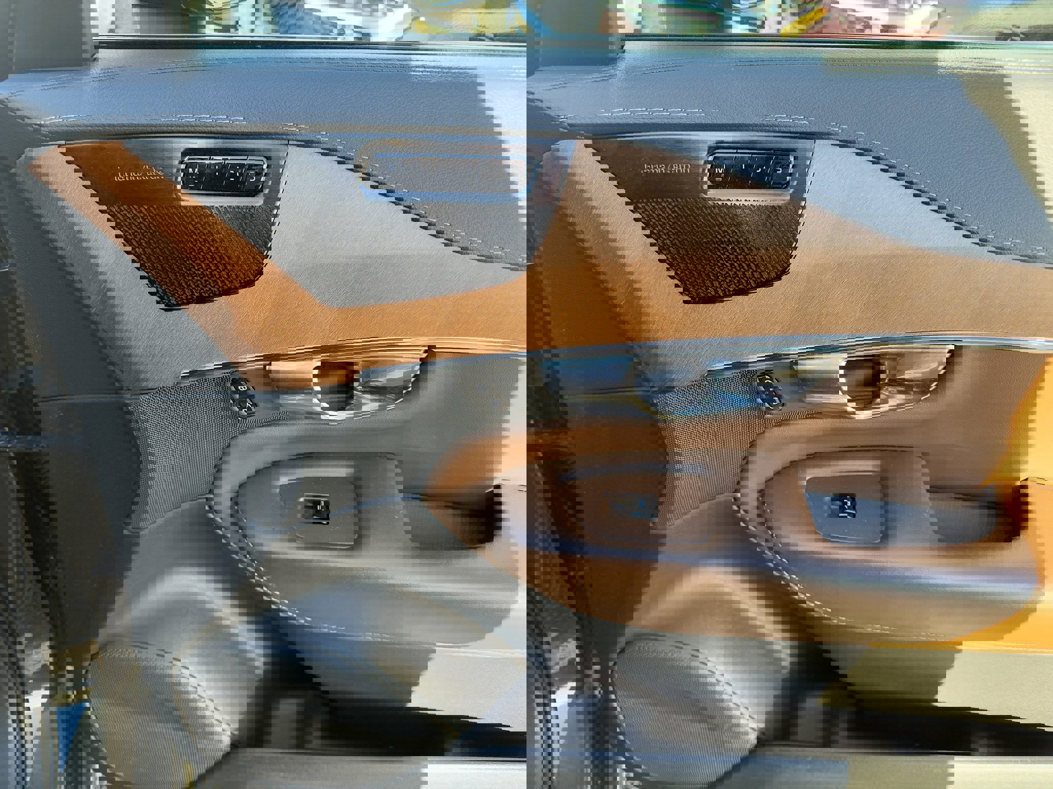 Used 2020 Volvo XC90 T6 Inscription w/ Protection Package image 23