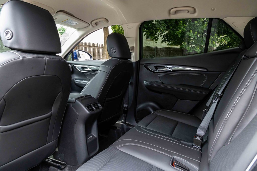 Used 2023 Buick Envision Essence image 22