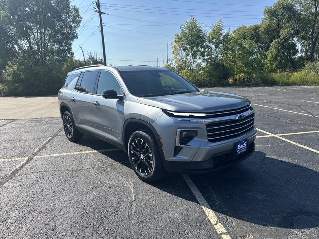 New 2025 Chevrolet Traverse LT w/ Sun and Wheel Package image 3