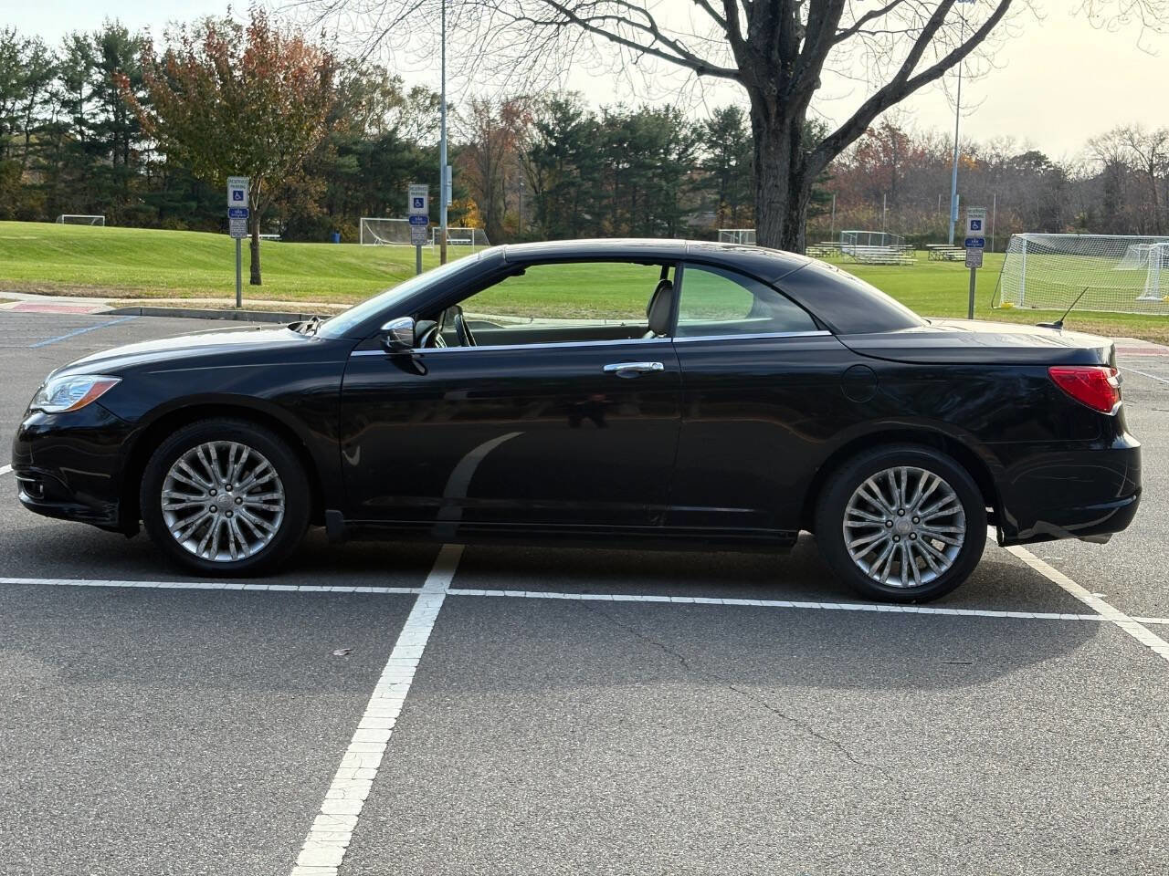 Used 2012 Chrysler 200 Limited image 7