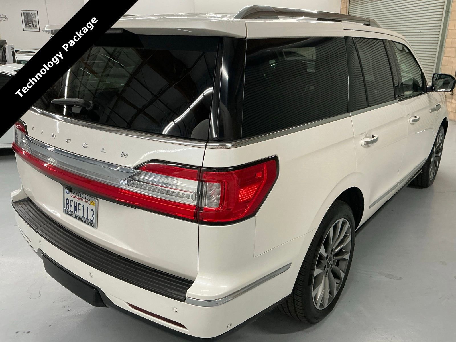 Used 2018 Lincoln Navigator Select w/ Technology Package image 5