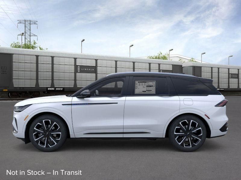 New 2026 Lincoln Nautilus Reserve image 3