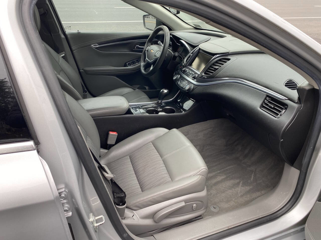 Used 2018 Chevrolet Impala LS FWD image 11
