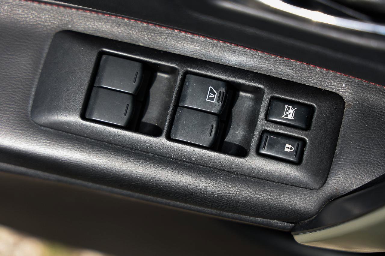 Used 2011 Nissan Rogue SV w/ SL Pkg image 39