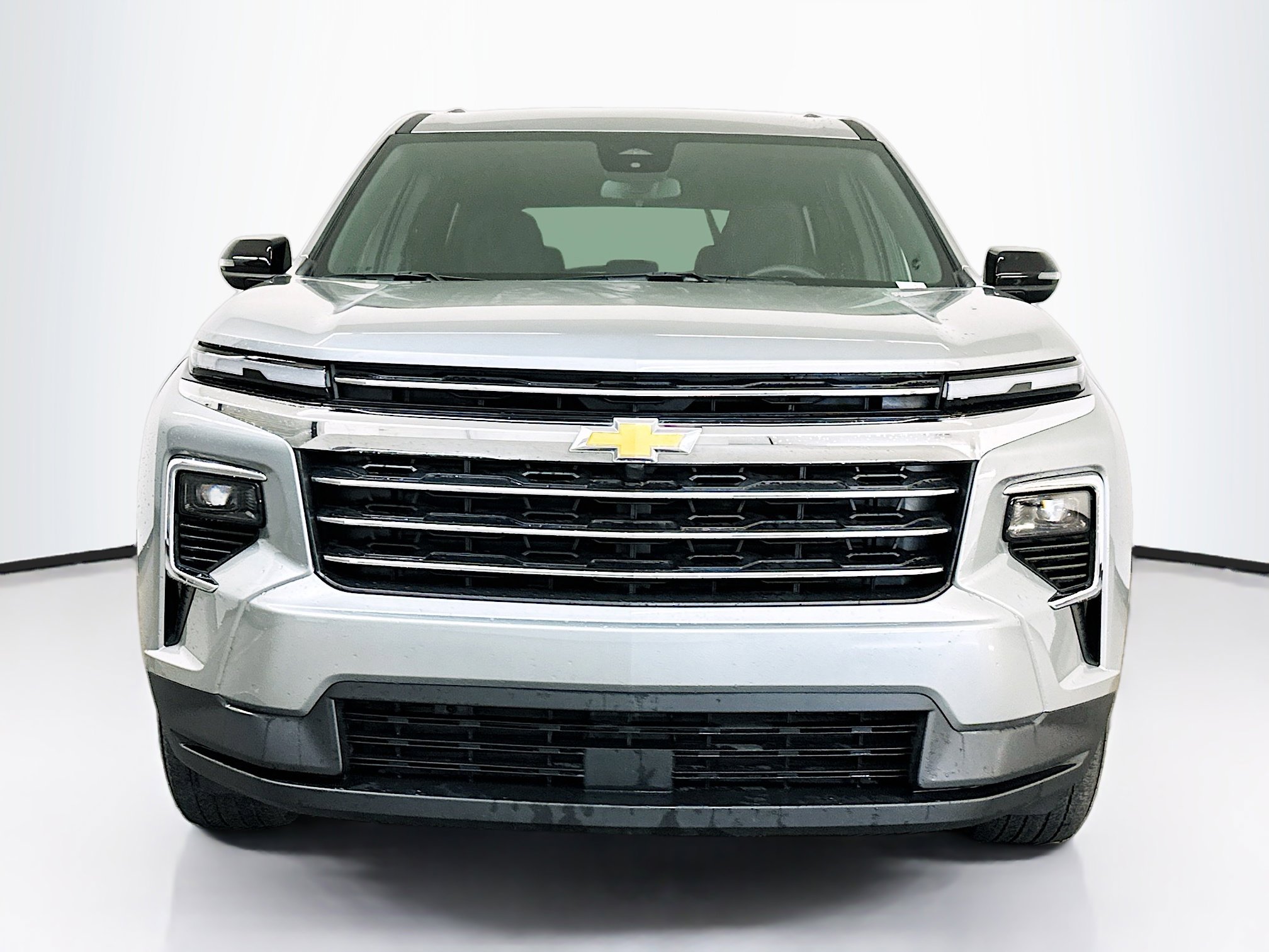 Used 2025 Chevrolet Traverse LT AWD/4WD image 2