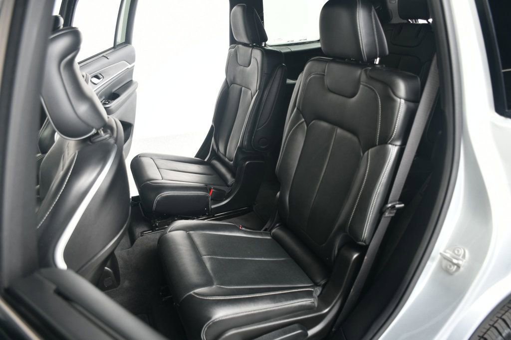 Used 2021 Jeep Grand Cherokee L Overland w/ Luxury Tech Group IV image 35