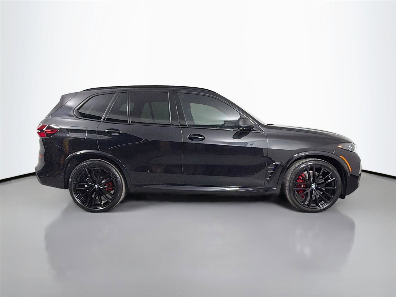 New 2026 BMW X5 xDrive40i w/ M Sport Package AWD/4WD image 5