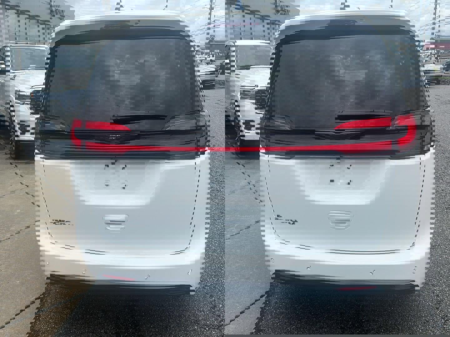 New 2026 Chrysler Pacifica Select image 9