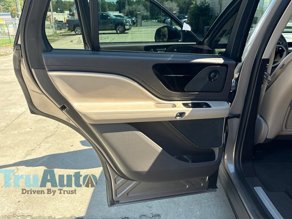 Used 2021 Lincoln Aviator Reserve w/ Equipment Group 201A AWD/4WD image 38