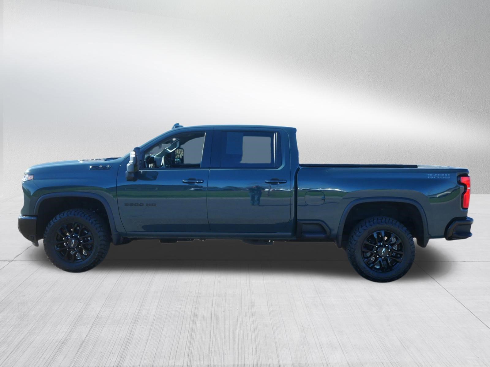 Used 2026 Chevrolet Silverado 3500 LTZ w/ LTZ Plus Package AWD/4WD image 4