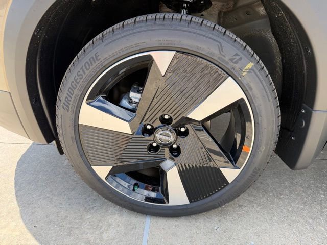 New 2026 Nissan Kicks SR w/ Cold Weather Package FWD image 10