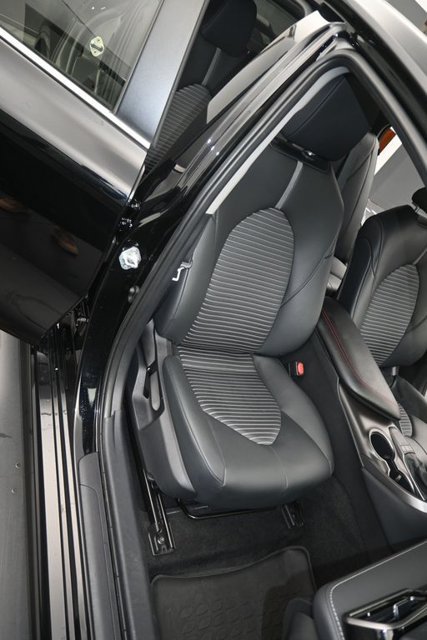 Used 2024 Toyota Camry SE FWD image 19