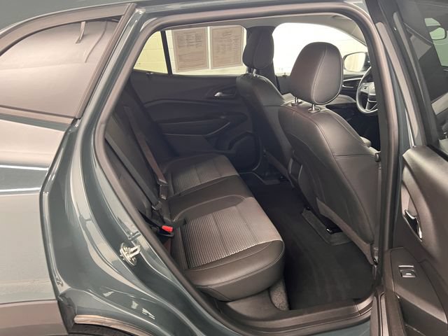 Used 2025 Chevrolet Trax LT FWD image 31
