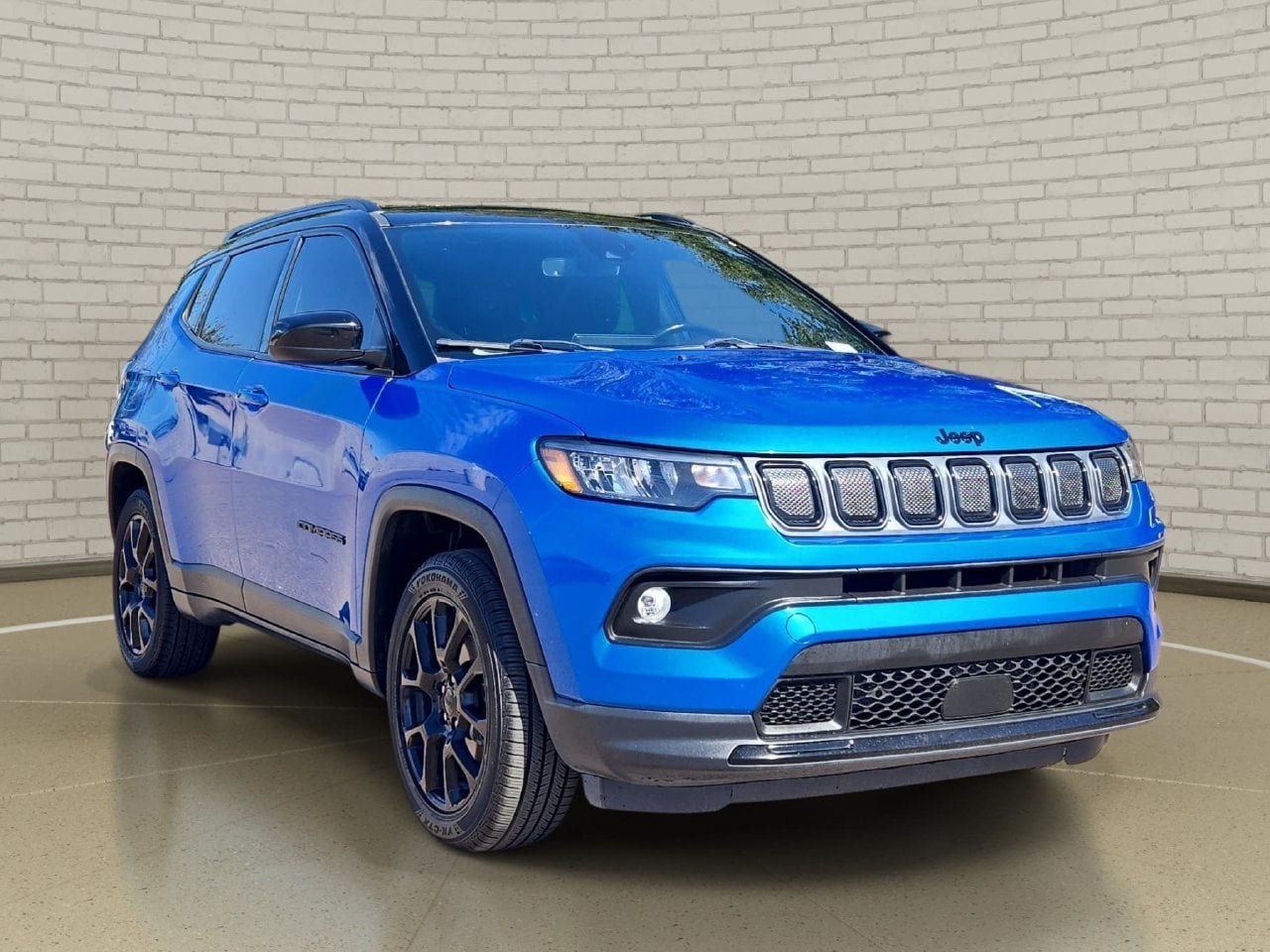 Used 2022 Jeep Compass Latitude w/ Convenience Group AWD/4WD image 3