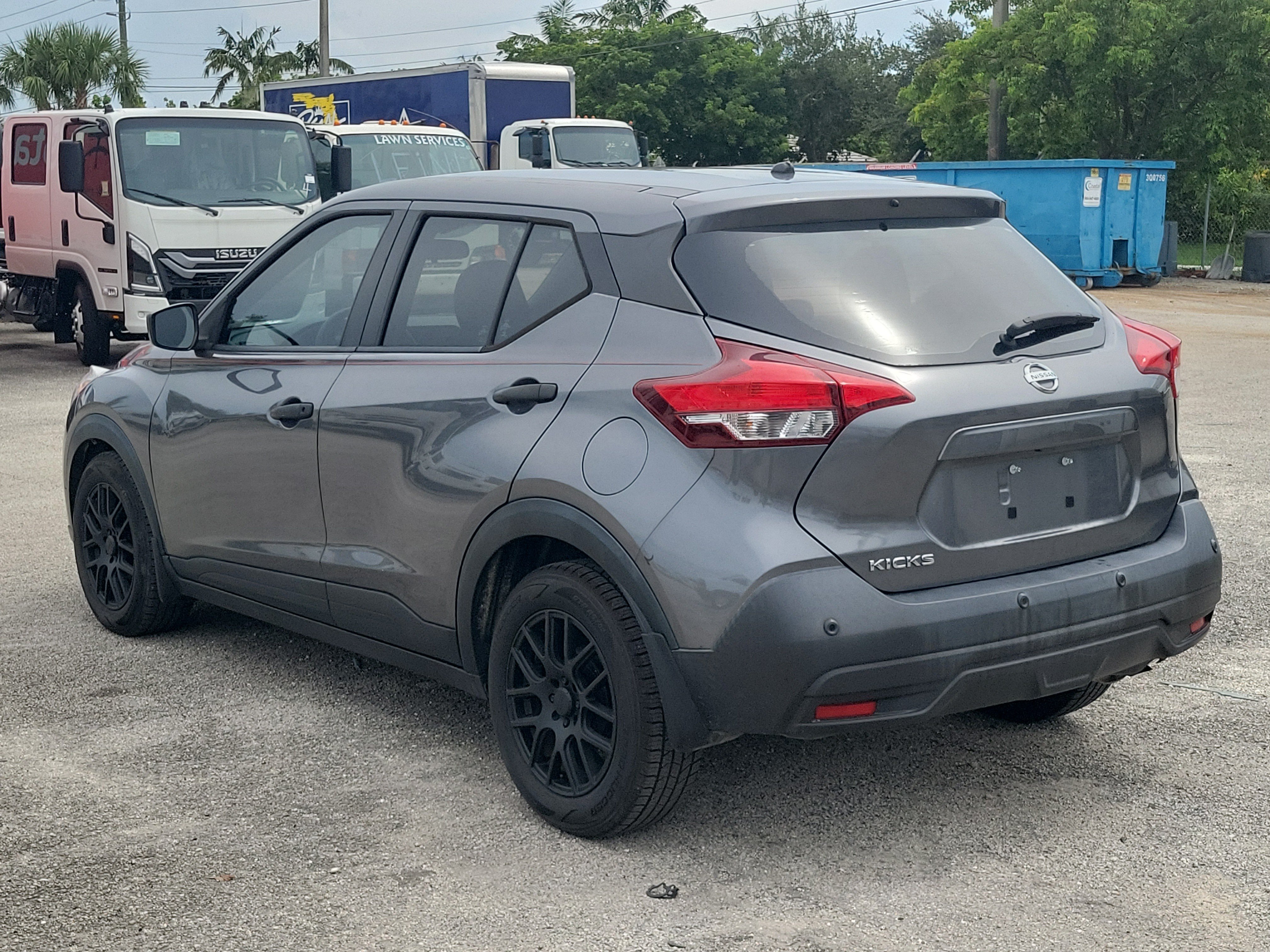 Used 2020 Nissan Kicks S FWD image 3