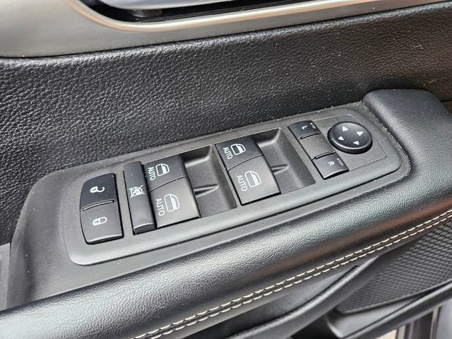 Used 2022 Chrysler Pacifica Limited w/ S Appearance Package FWD image 30