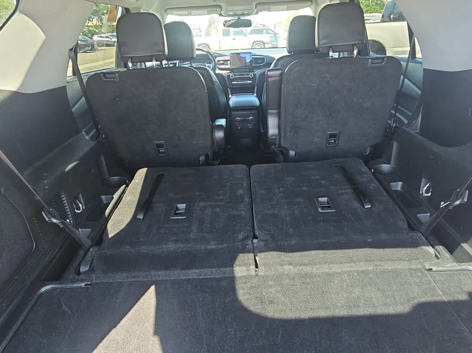 Used 2023 Ford Explorer Limited AWD/4WD image 9